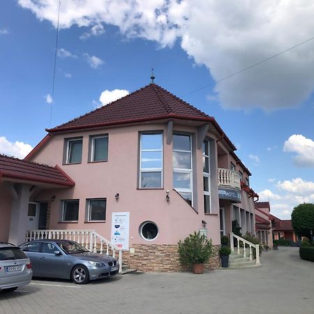 Katalin Motel & Etterem Berettyóújfalu Buitenkant foto
