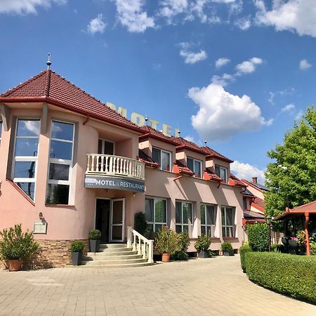 Katalin Motel & Etterem Berettyóújfalu Buitenkant foto
