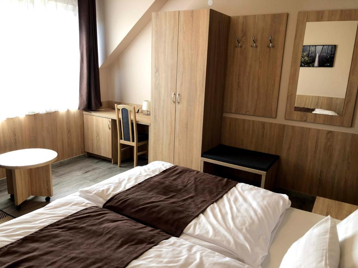 Katalin Motel & Etterem Berettyóújfalu Buitenkant foto