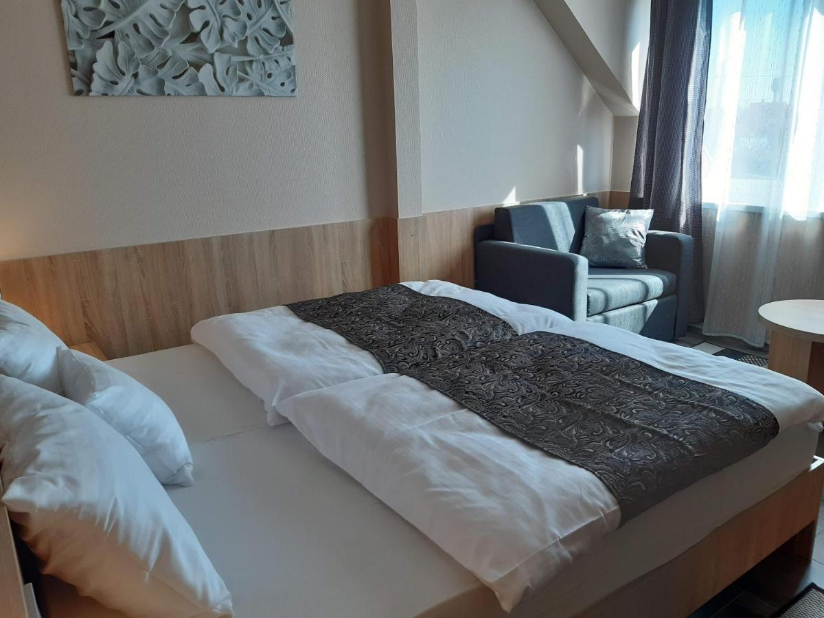 Katalin Motel & Etterem Berettyóújfalu Buitenkant foto