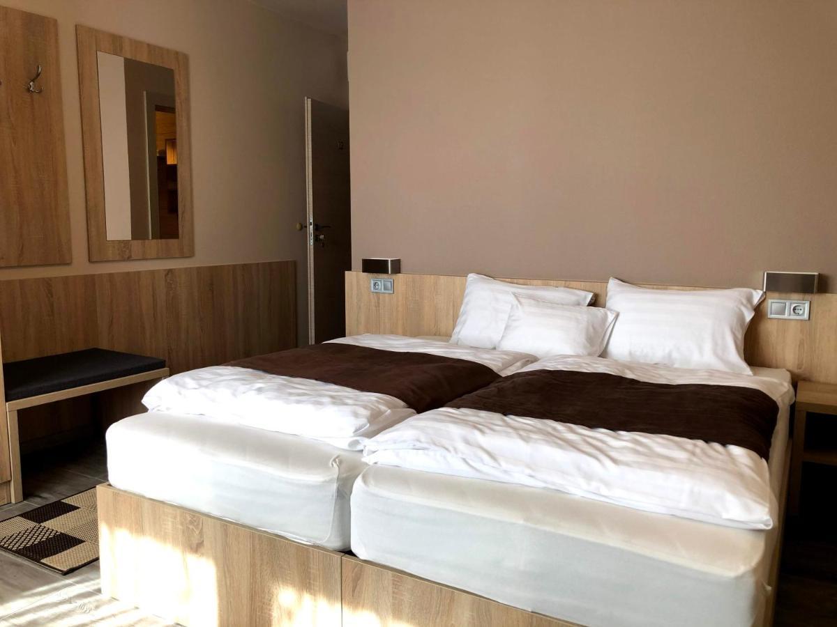 Katalin Motel & Etterem Berettyóújfalu Buitenkant foto