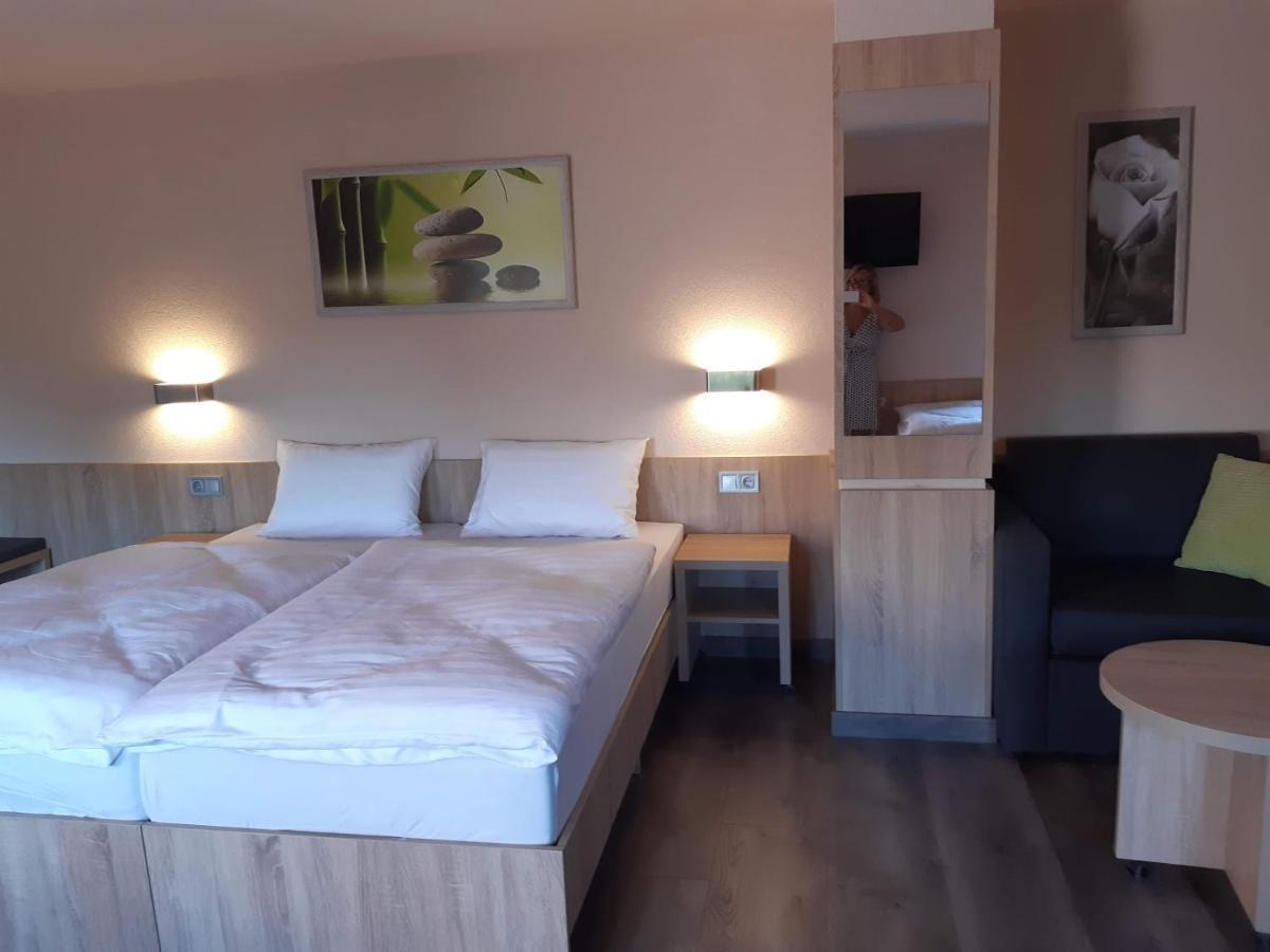 Katalin Motel & Etterem Berettyóújfalu Buitenkant foto