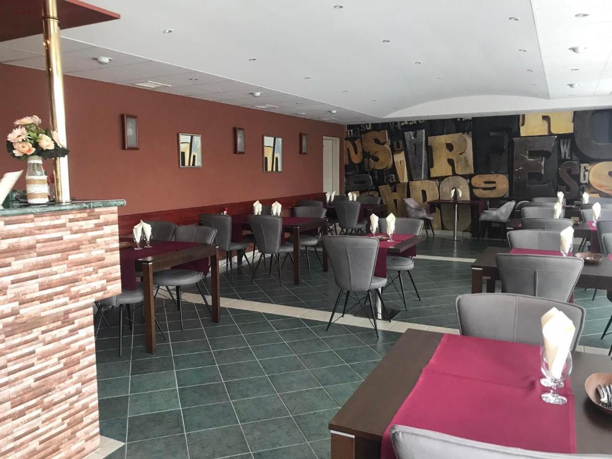 Katalin Motel & Etterem Berettyóújfalu Buitenkant foto