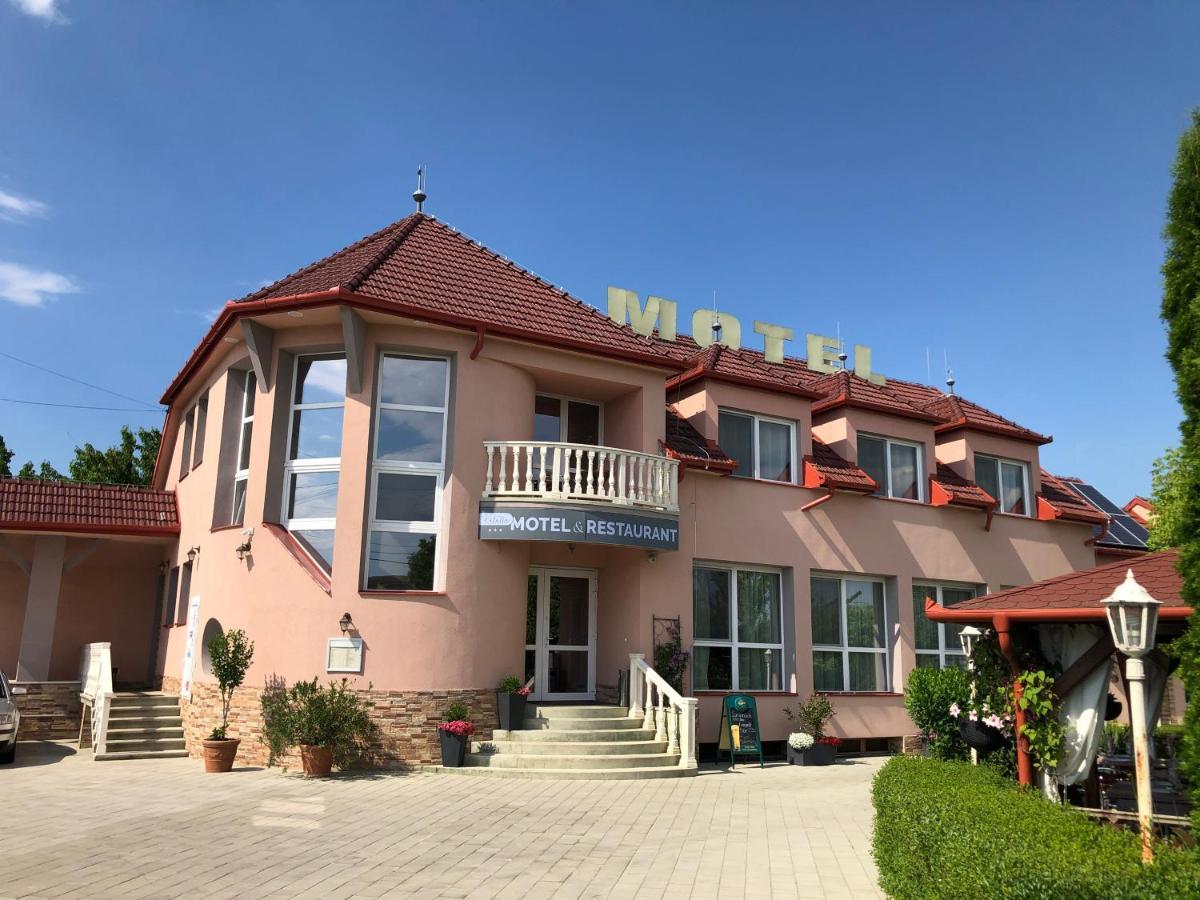Katalin Motel & Etterem Berettyóújfalu Buitenkant foto