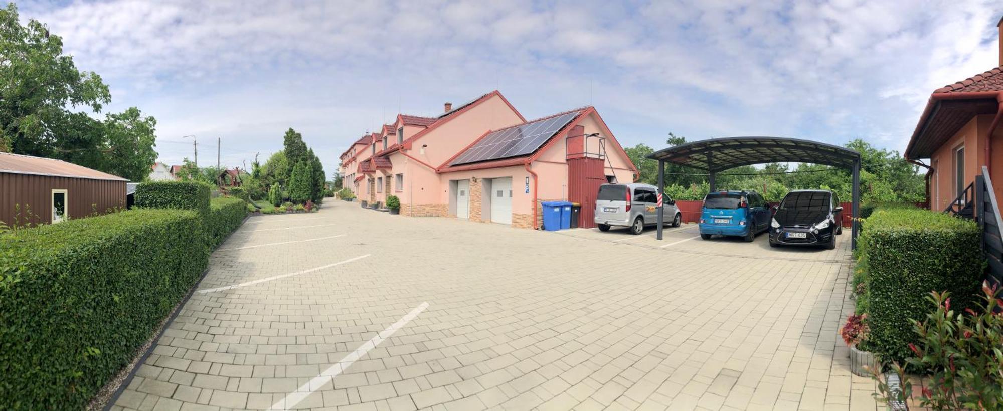 Katalin Motel & Etterem Berettyóújfalu Buitenkant foto