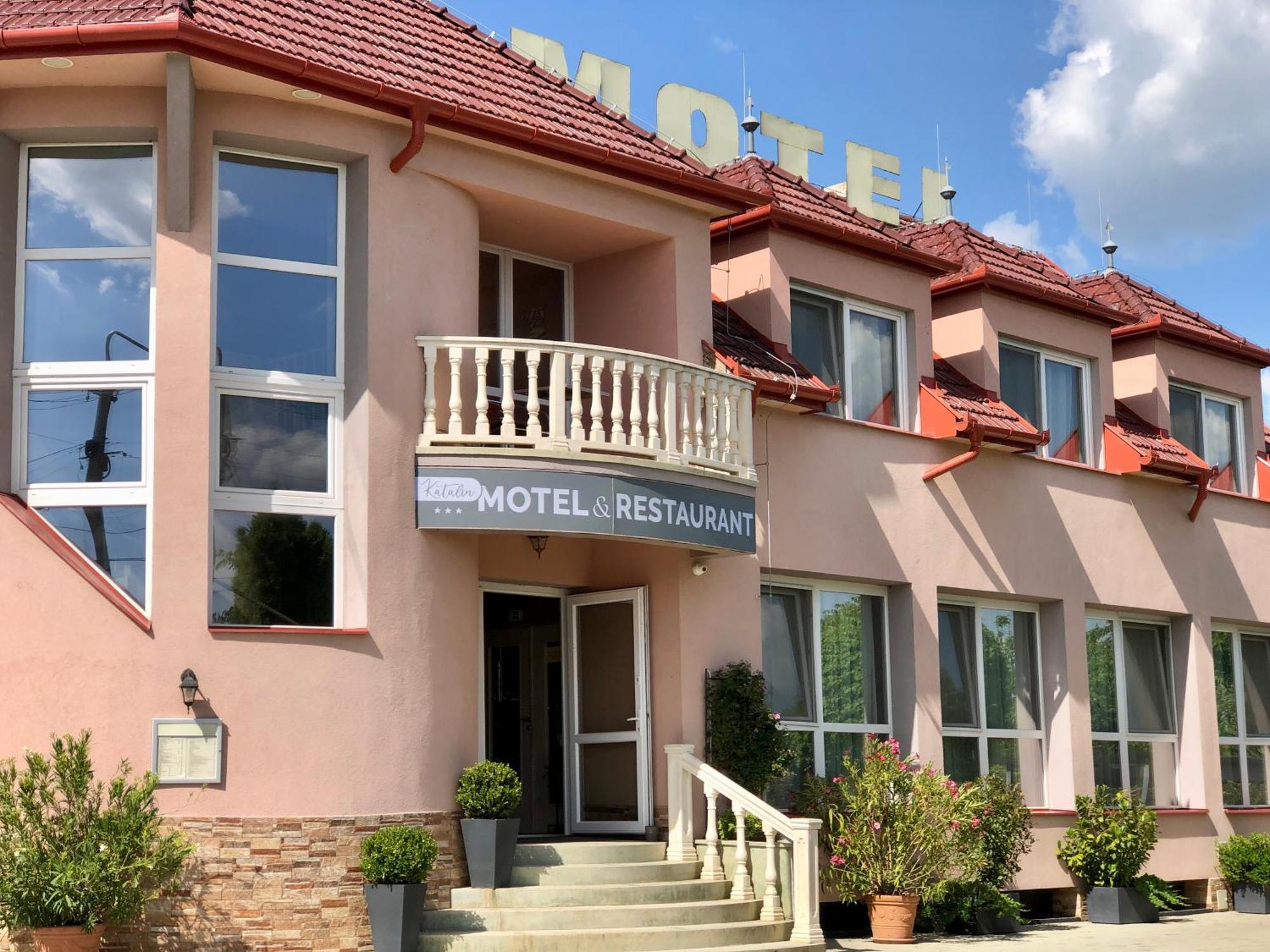 Katalin Motel & Etterem Berettyóújfalu Buitenkant foto