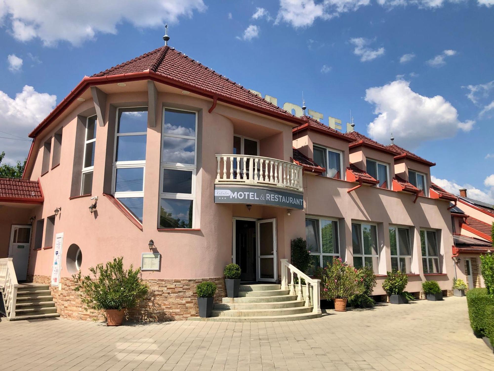 Katalin Motel & Etterem Berettyóújfalu Buitenkant foto