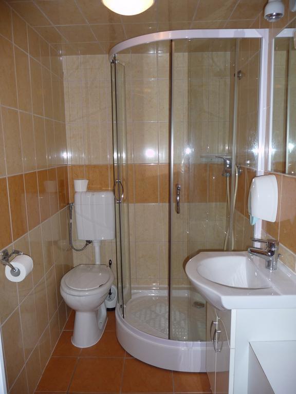 Katalin Motel & Etterem Berettyóújfalu Kamer foto