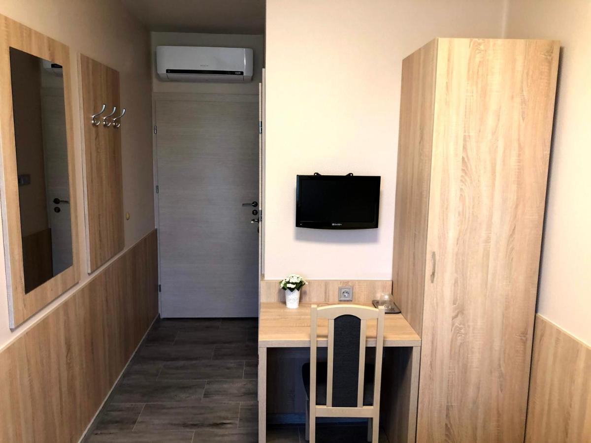 Katalin Motel & Etterem Berettyóújfalu Buitenkant foto