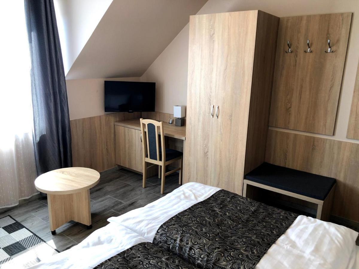 Katalin Motel & Etterem Berettyóújfalu Buitenkant foto