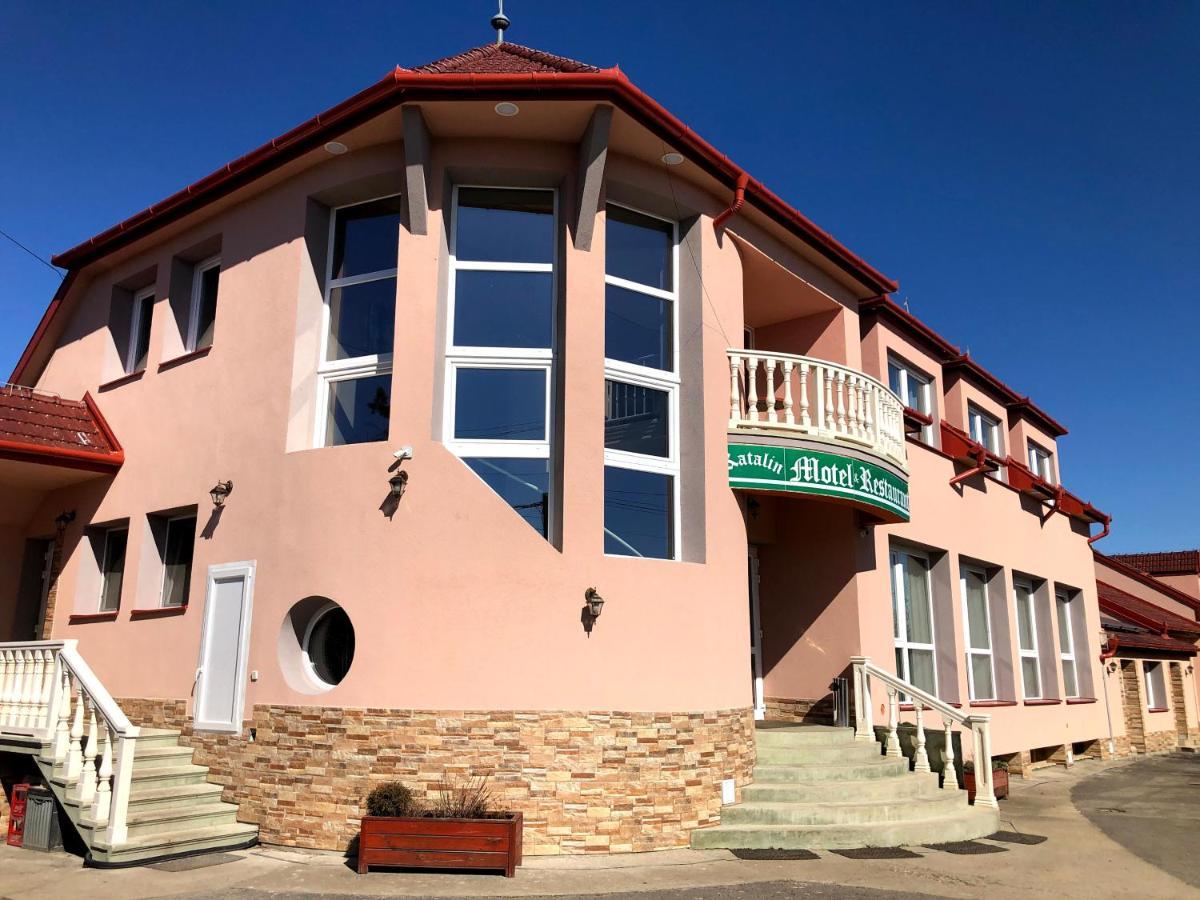 Katalin Motel & Etterem Berettyóújfalu Buitenkant foto