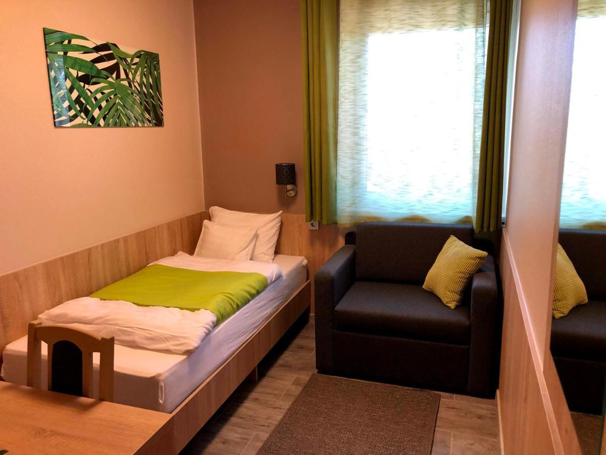 Katalin Motel & Etterem Berettyóújfalu Buitenkant foto