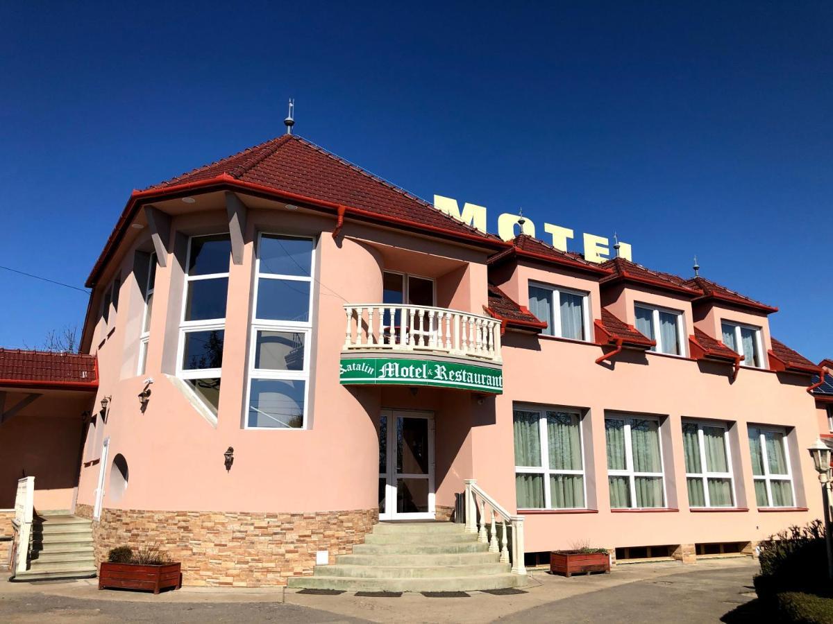 Katalin Motel & Etterem Berettyóújfalu Buitenkant foto